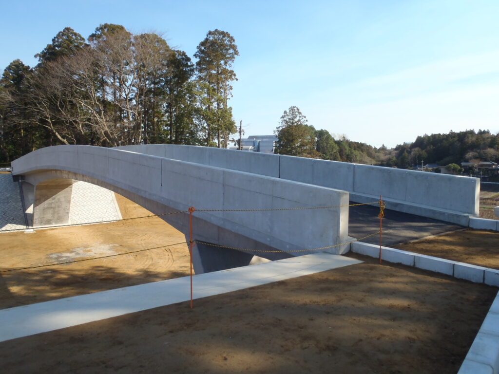 北根本跨道橋