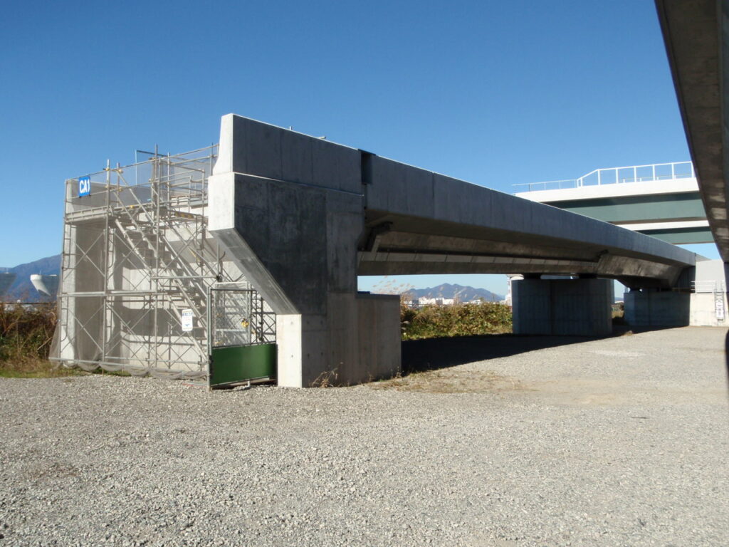 圏央道宮山高架橋