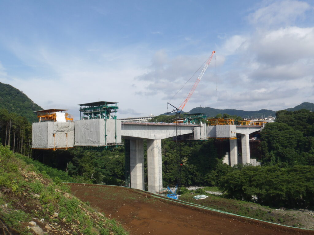 さがみ縦貫相模川橋