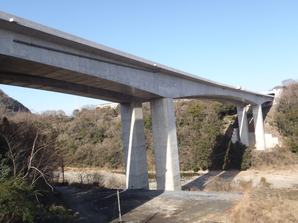 さがみ縦貫相模川橋