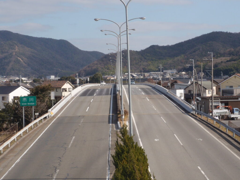 市川大橋床版取替工事