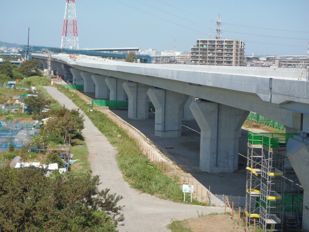 圏央道宮山高架橋