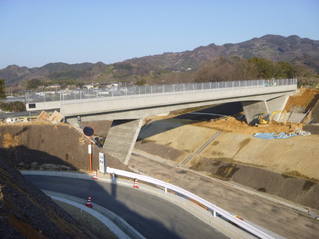 切畑東跨道橋
