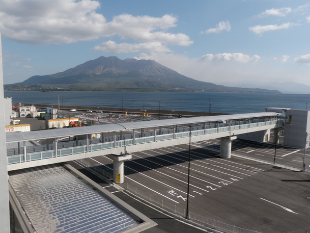 旅客ターミナル連絡用人道橋