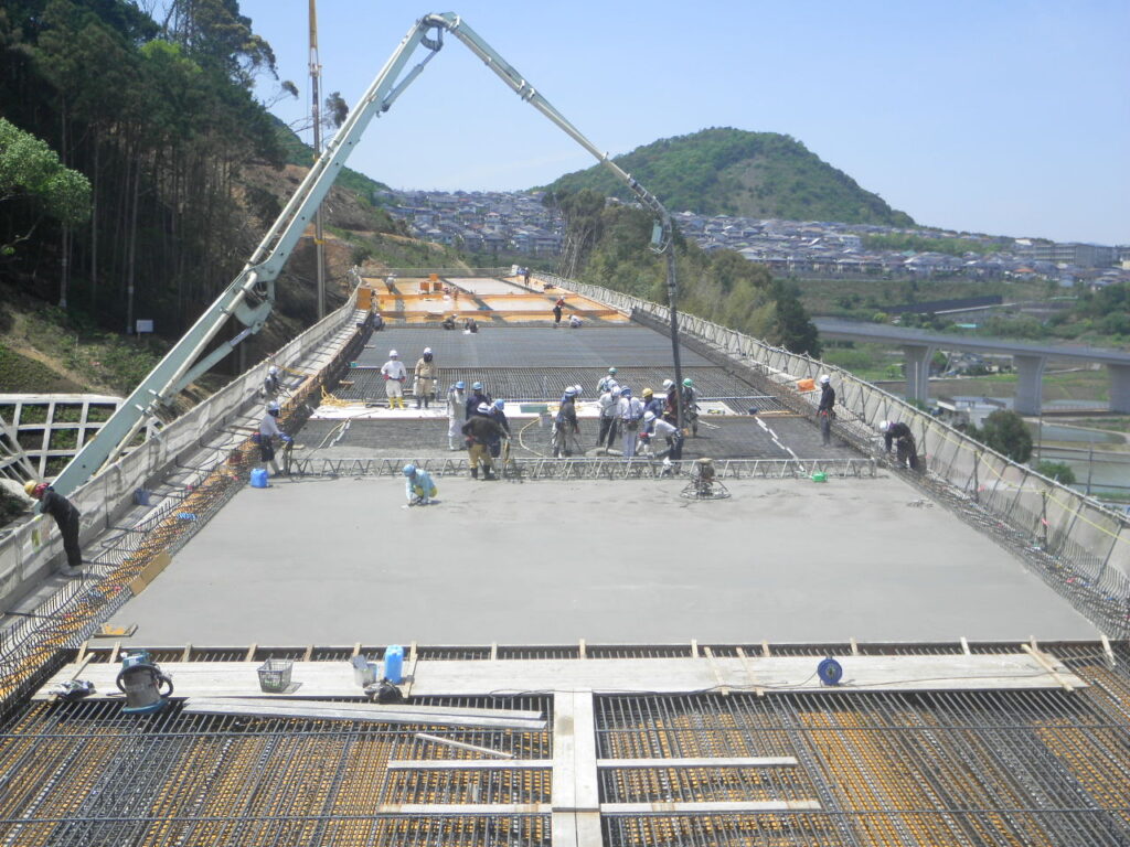 伊達野高架橋床版工事