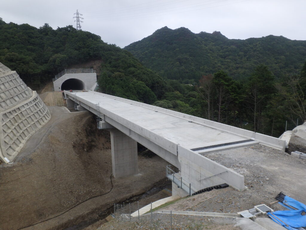 湯川第一橋
