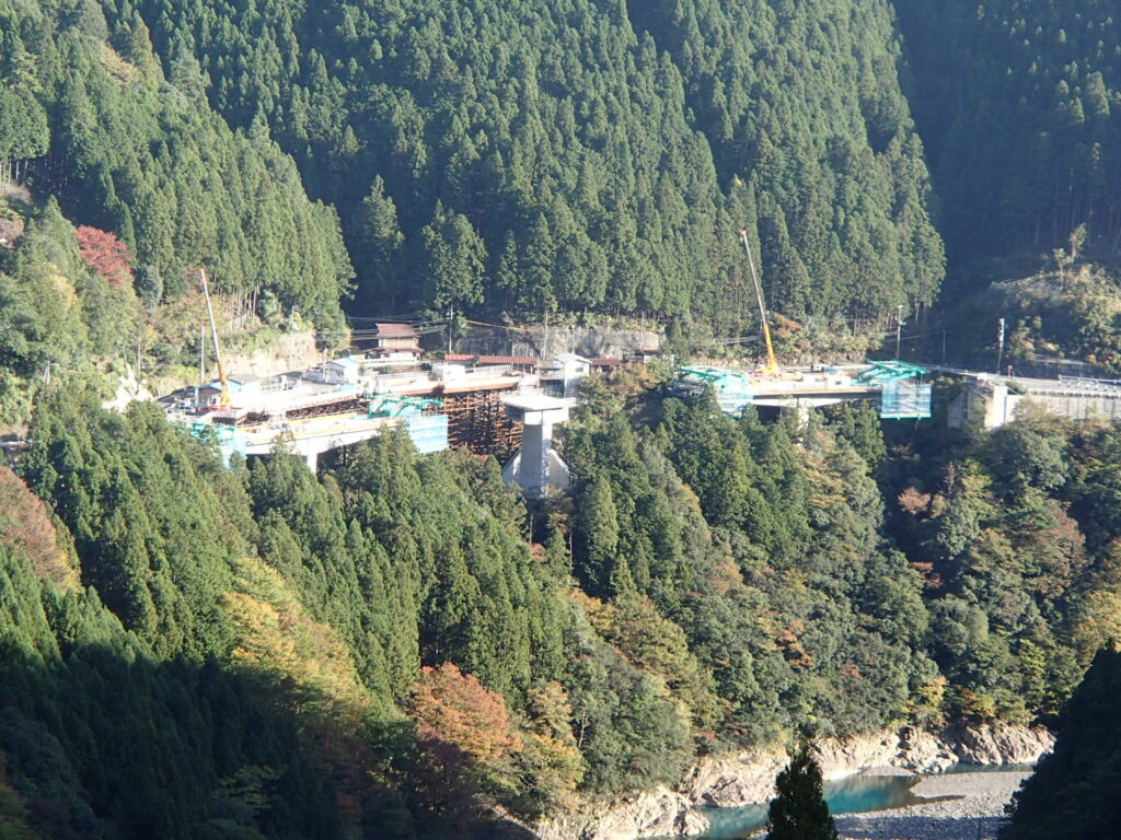 新閉君橋