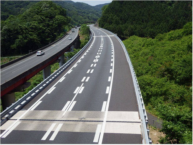 中央自動車道 上長房橋補強工事(平成25年度)