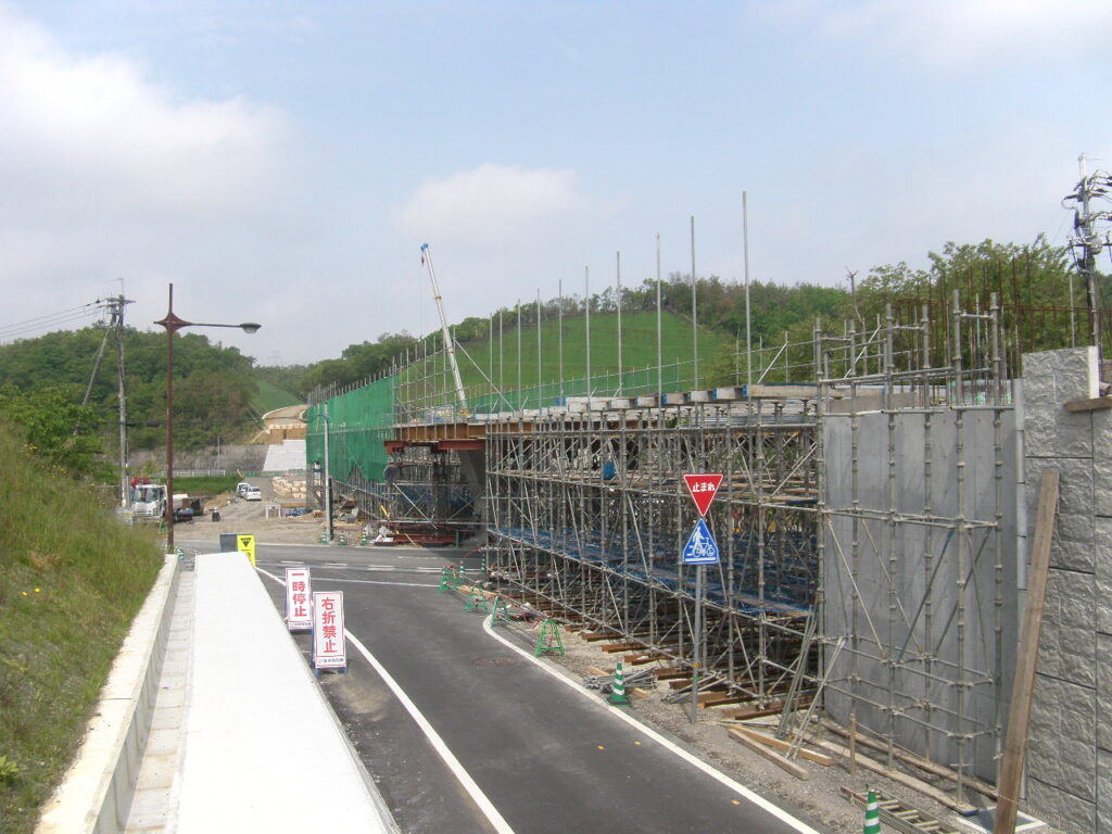 新都市中央線橋梁