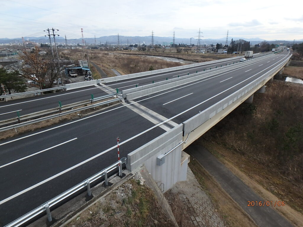 福島荒川橋床版補強工事