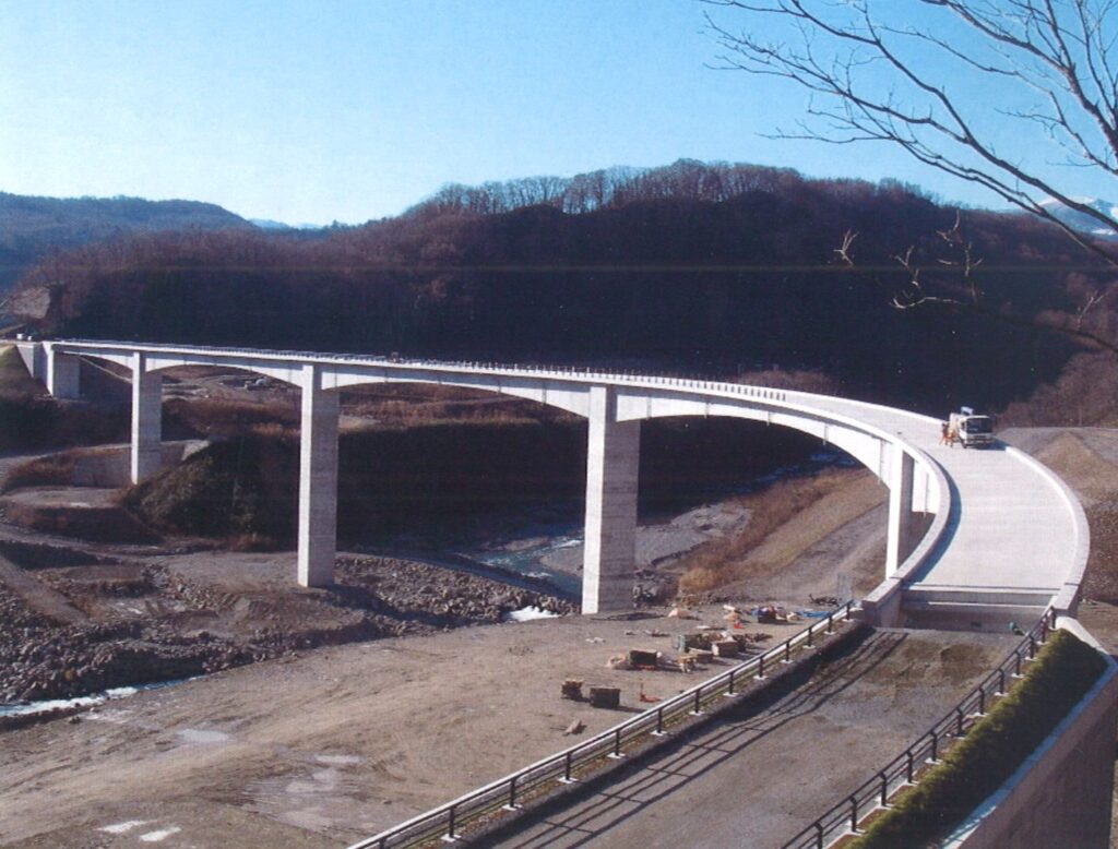 胆沢川横断橋