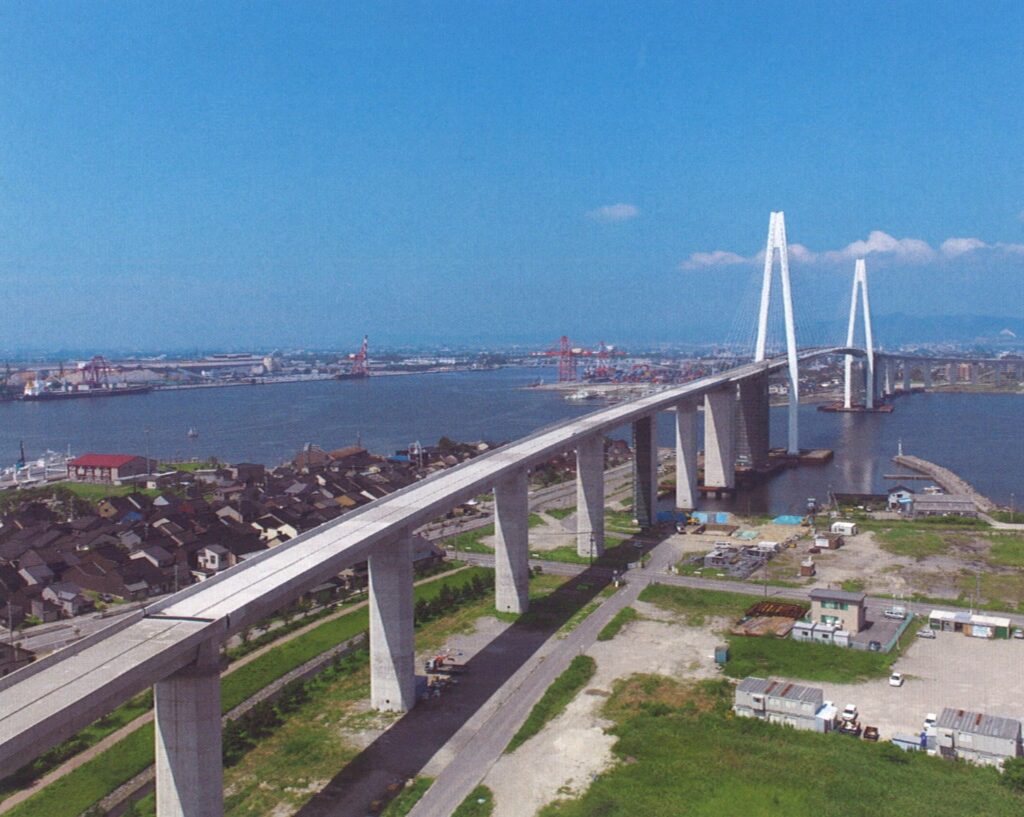 新湊大橋