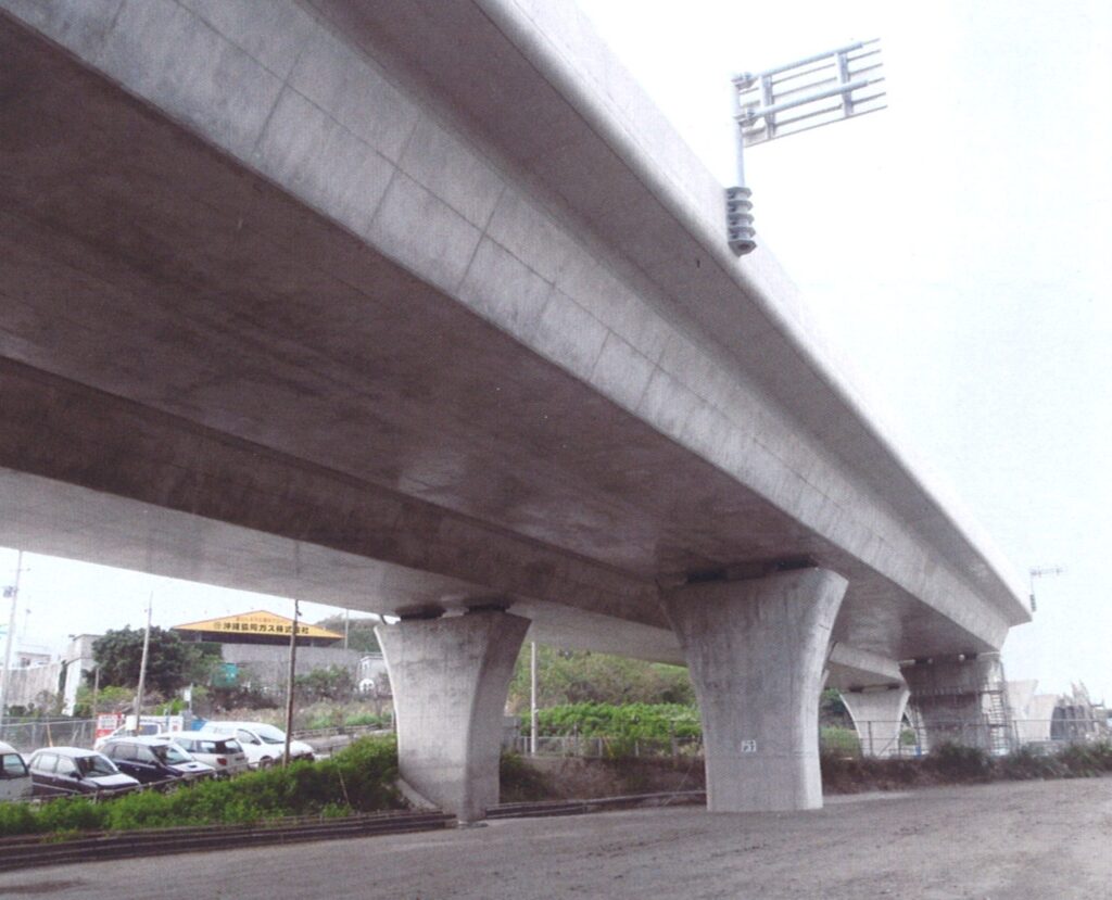 東風平高架橋