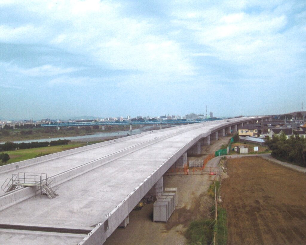 東名高速道路(改築)中野高架橋北工事