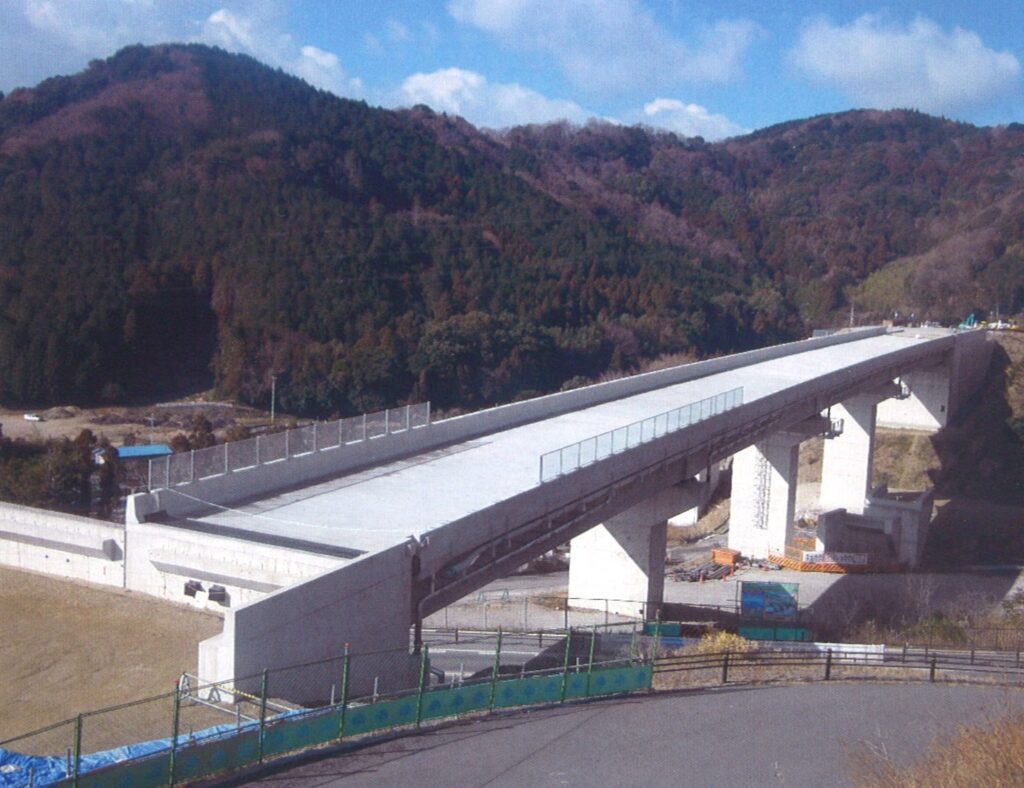 柏原高架橋