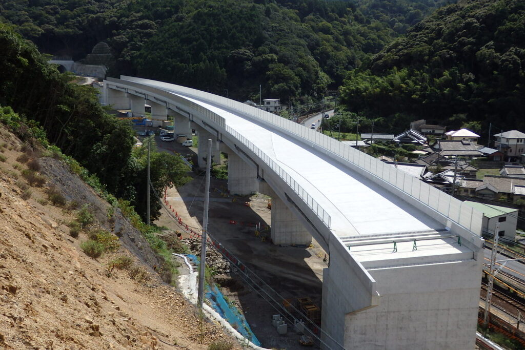 中孝子高架橋