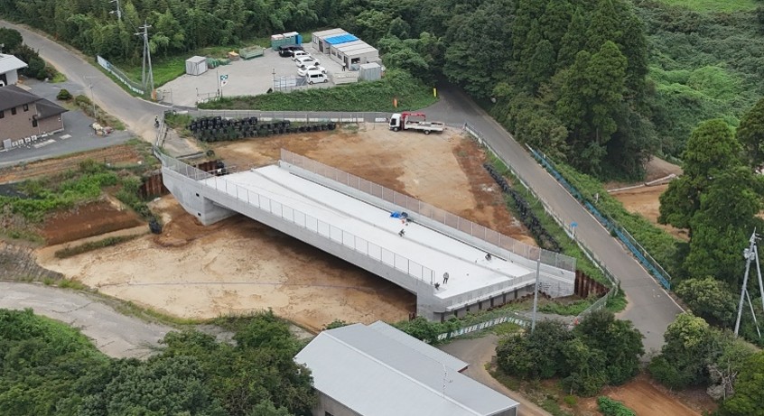 東関道石神地区跨道橋上部工