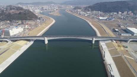 鎮守大橋