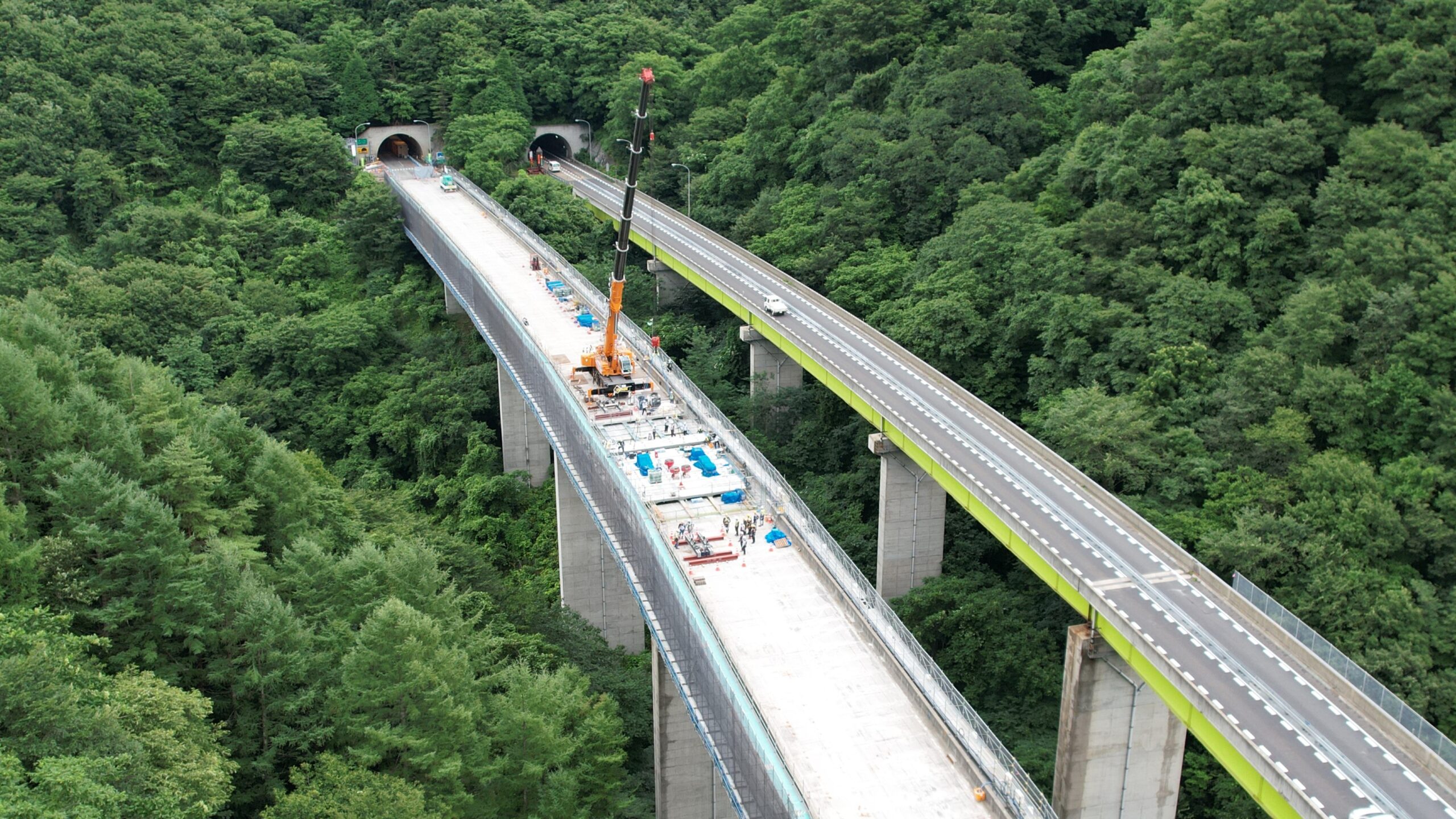 八戸自動車道　沢内橋床版取替工事