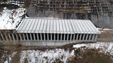 湯浜2号スノーシェッド上部工事