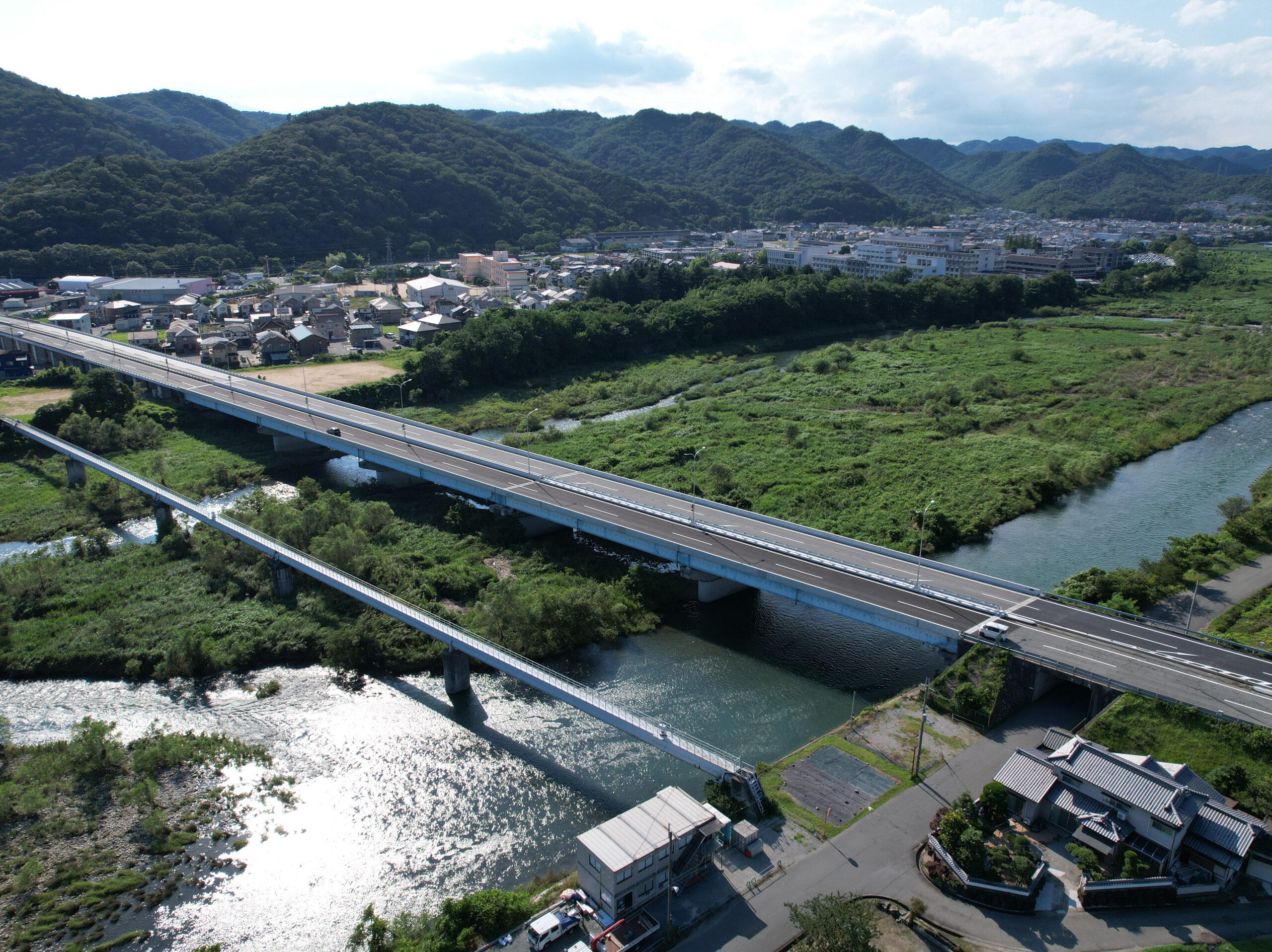 市川大橋床版取替工事