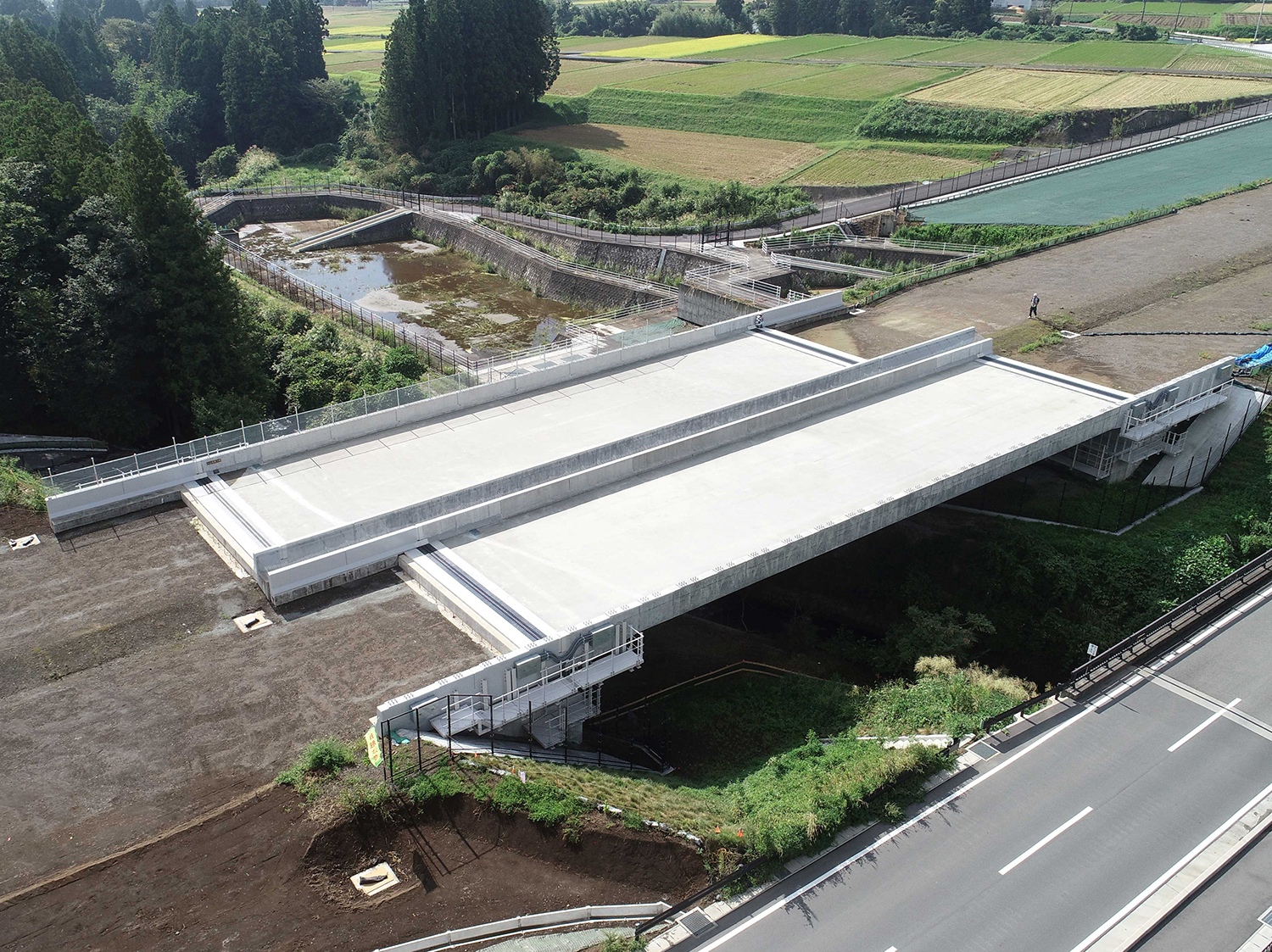 新東名大御神跨道橋工事