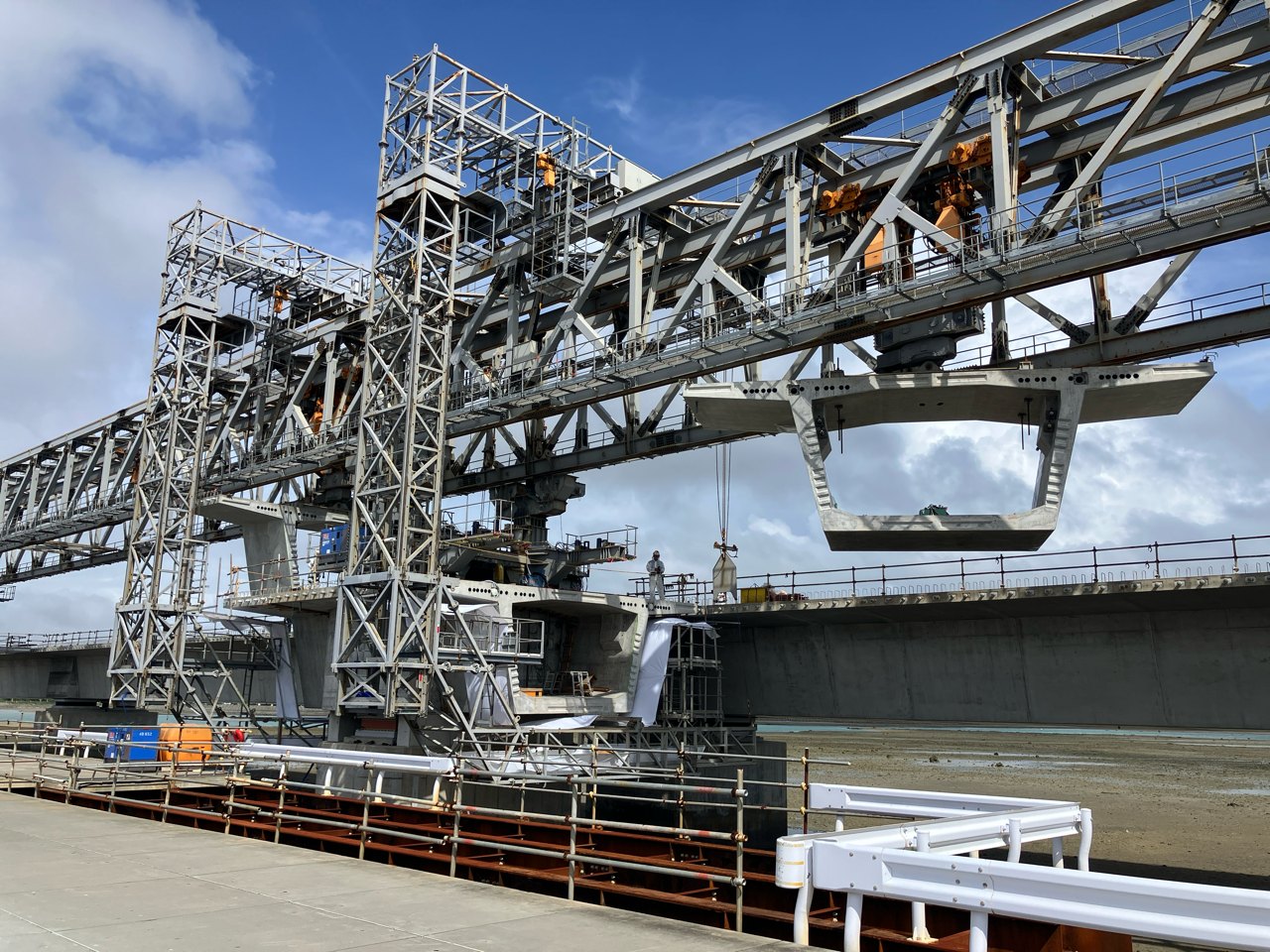 泡瀬橋梁（上部工その14）