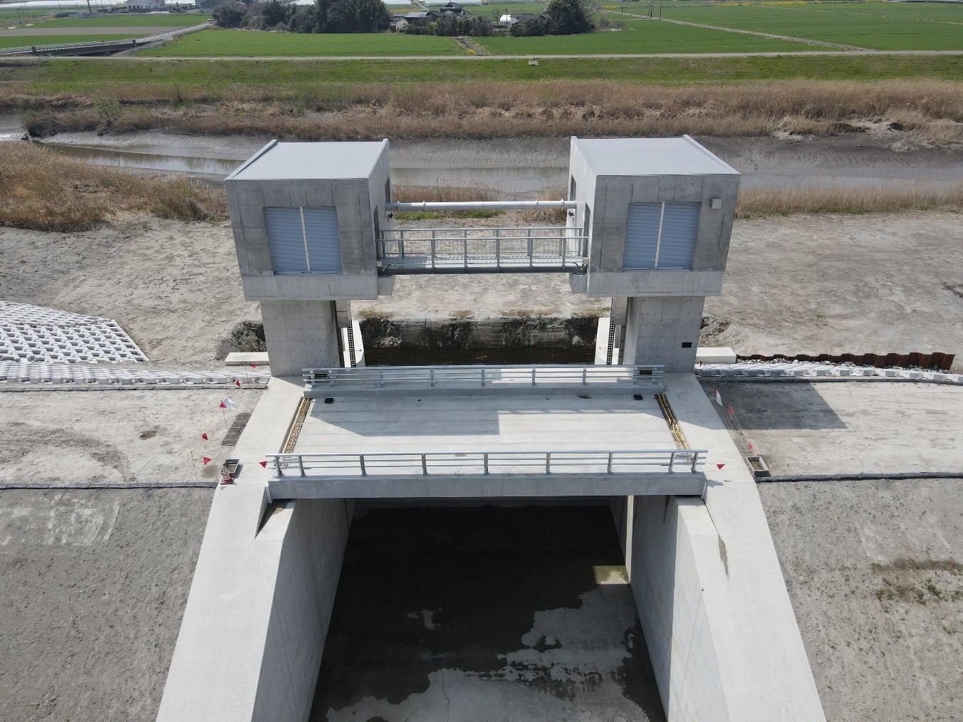 山崎水門管理橋