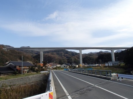 湯里高架橋