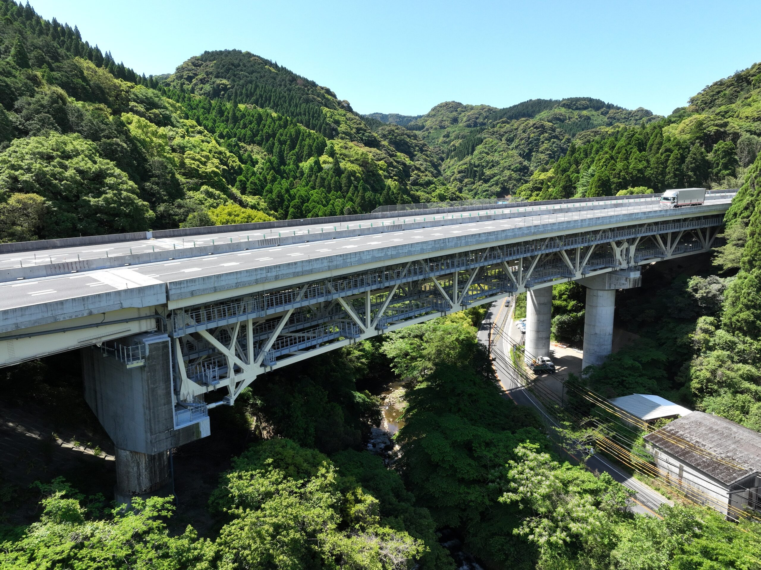 九州自動車道　本名川橋（上り線）他１橋床版取替工事（その１）