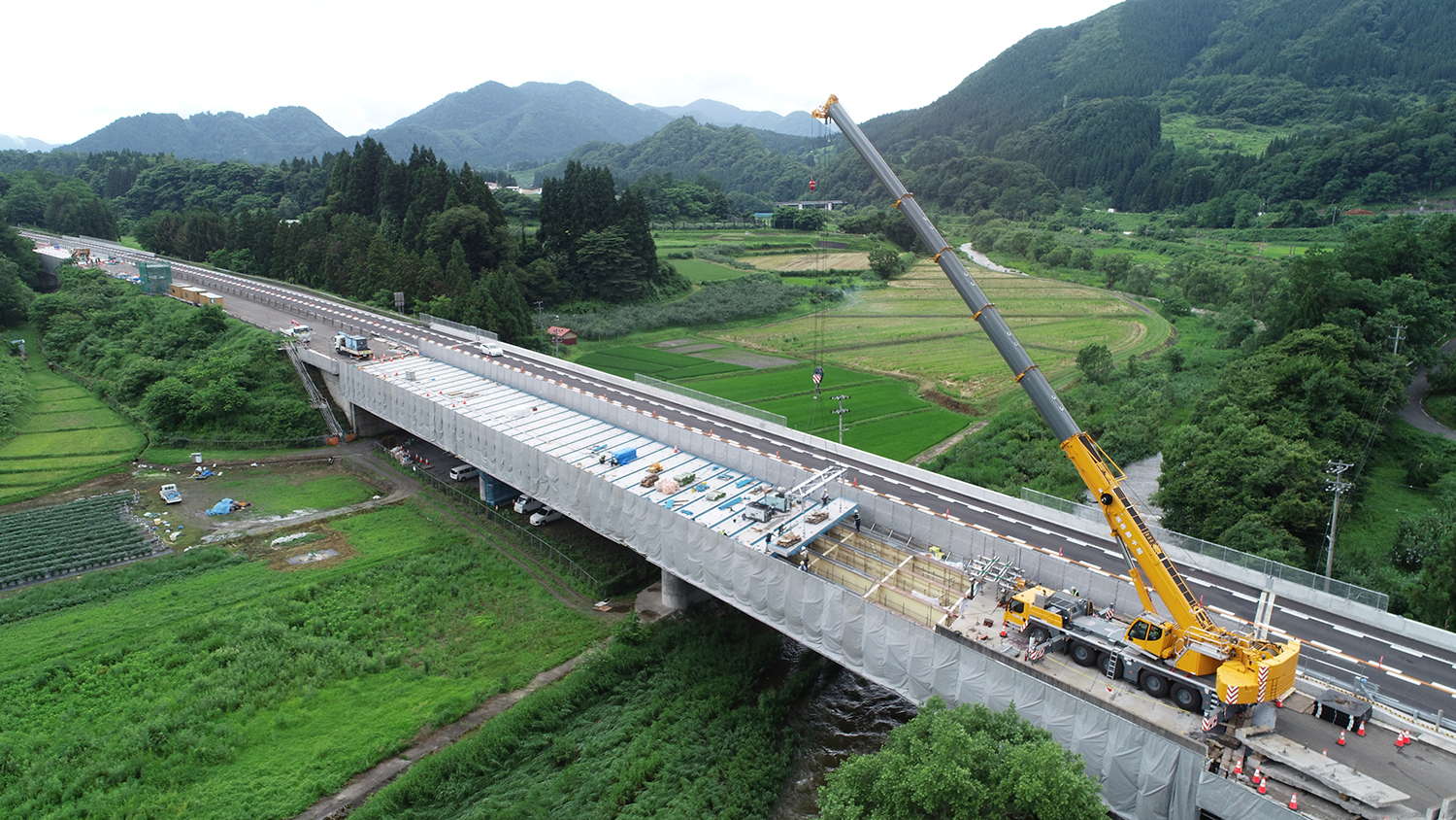 上平川橋（上り線）床版取替工事