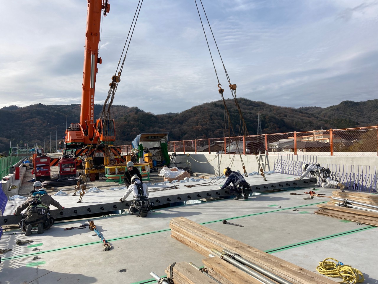 市川大橋床版取替工事